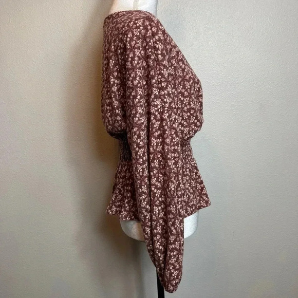 143 Story by Line Up Waist Smocking Top. - Picture 4 of 11
